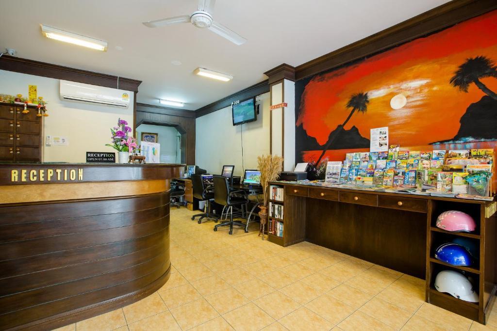 Baan Veerakit Hotel Patong Екстер'єр фото
