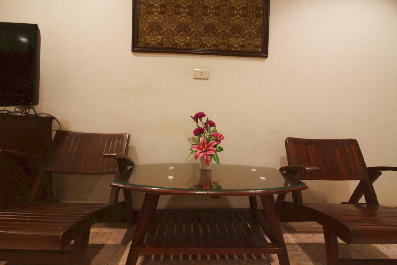 Baan Veerakit Hotel Patong Екстер'єр фото