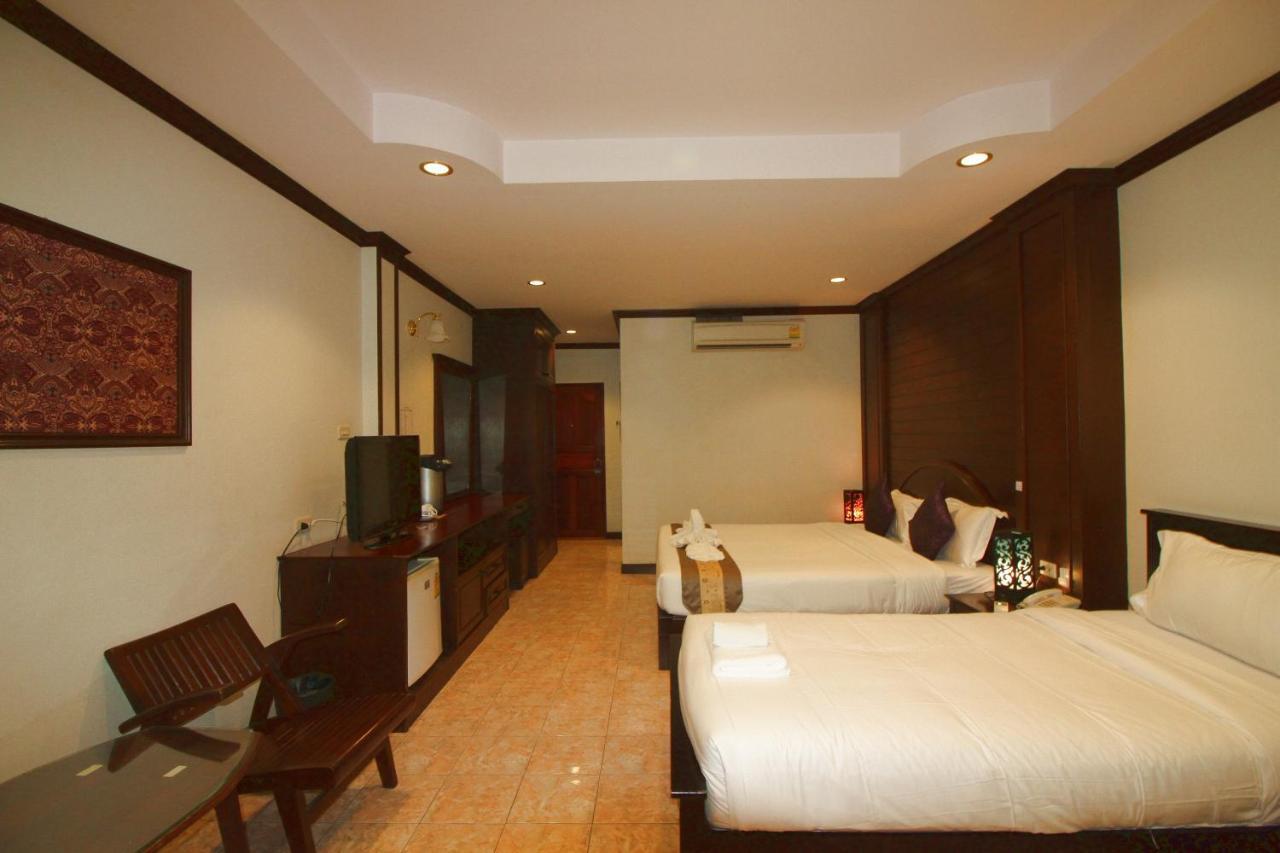 Baan Veerakit Hotel Patong Екстер'єр фото