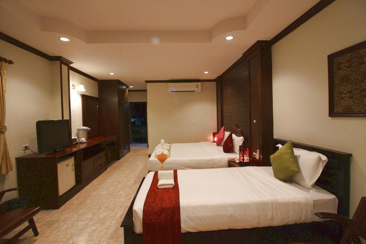 Baan Veerakit Hotel Patong Екстер'єр фото